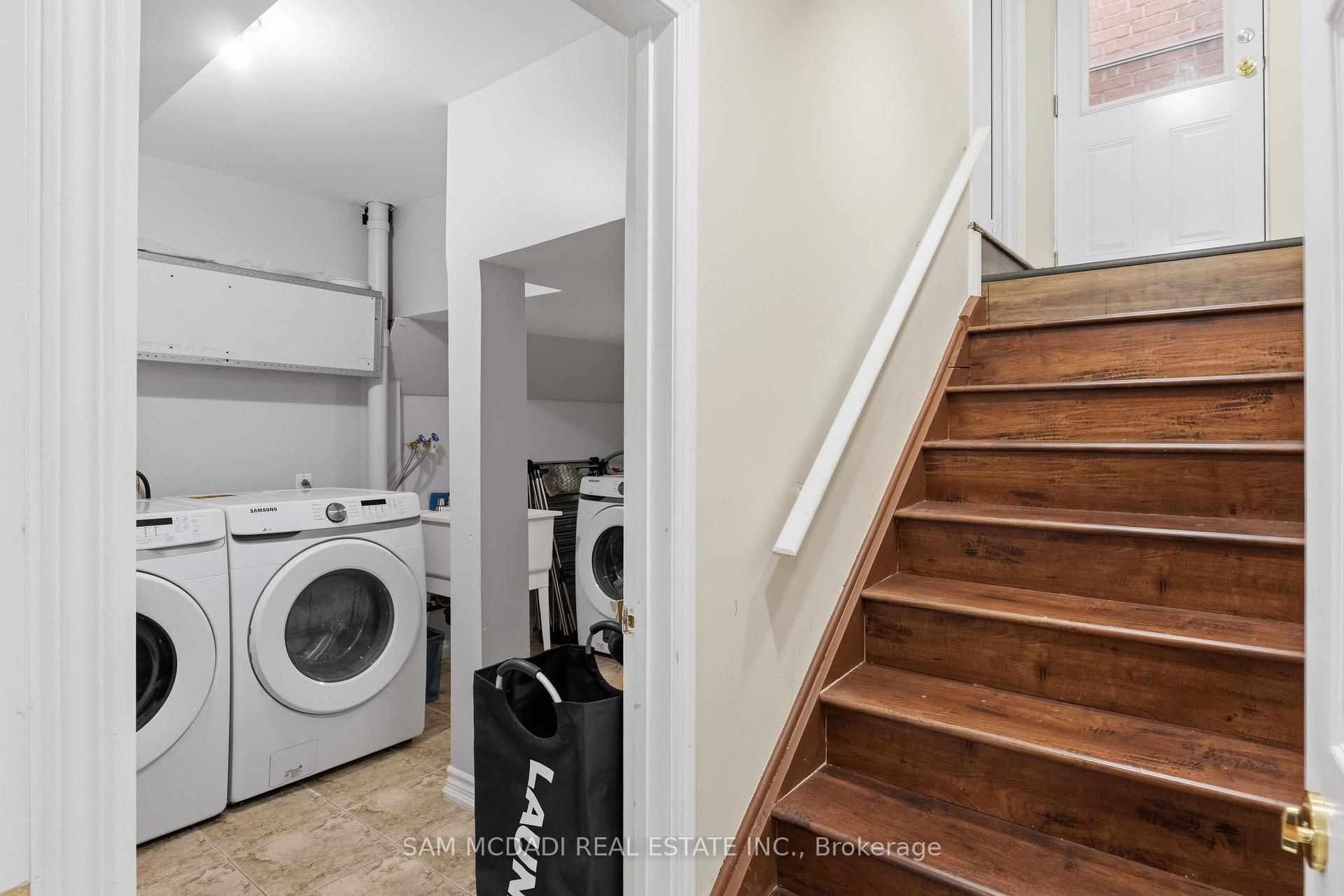 5604 Doctor Peddle Crescent