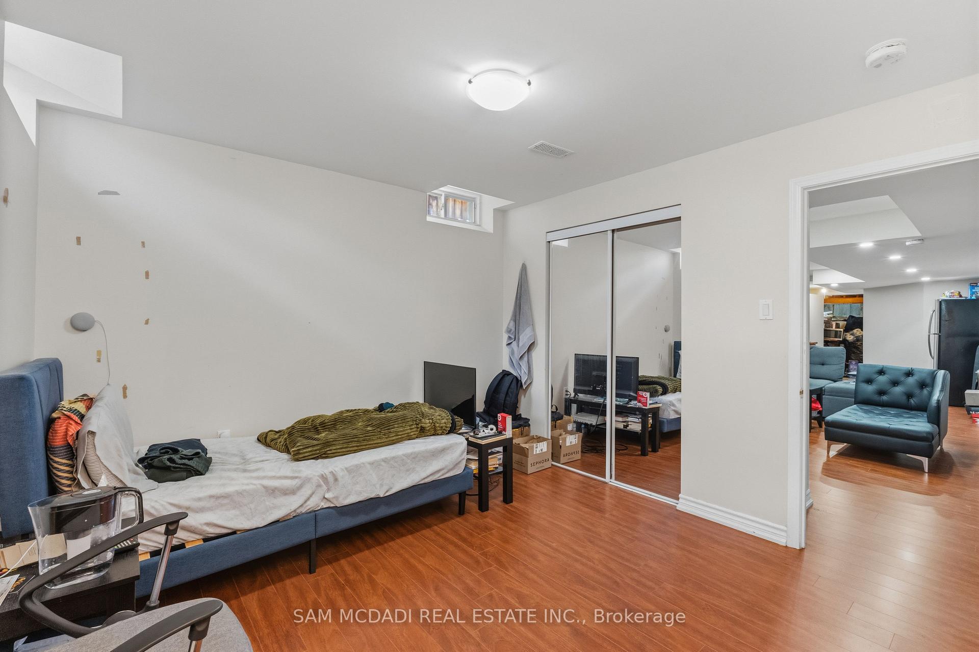 5604 Doctor Peddle Crescent