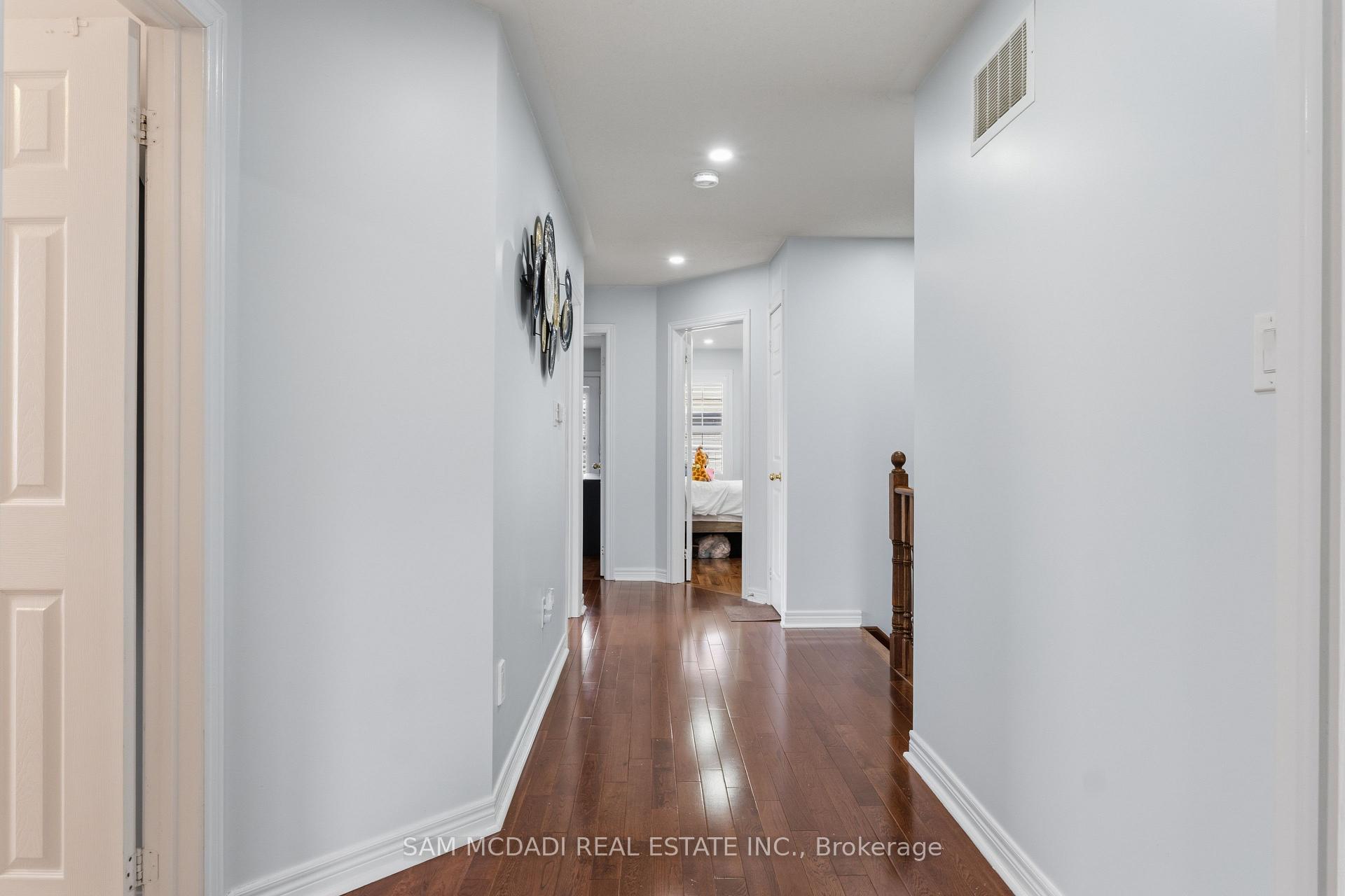 5604 Doctor Peddle Crescent