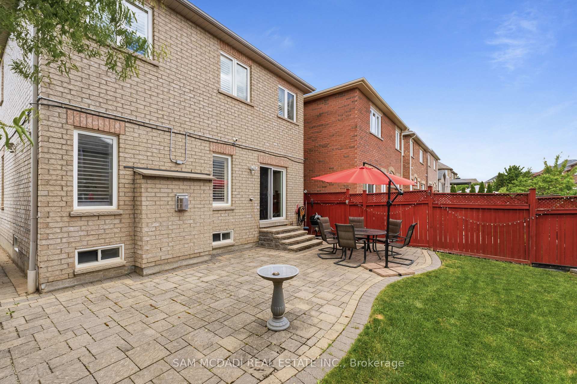 5604 Doctor Peddle Crescent
