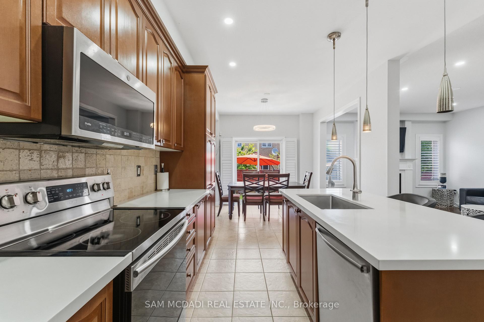 5604 Doctor Peddle Crescent
