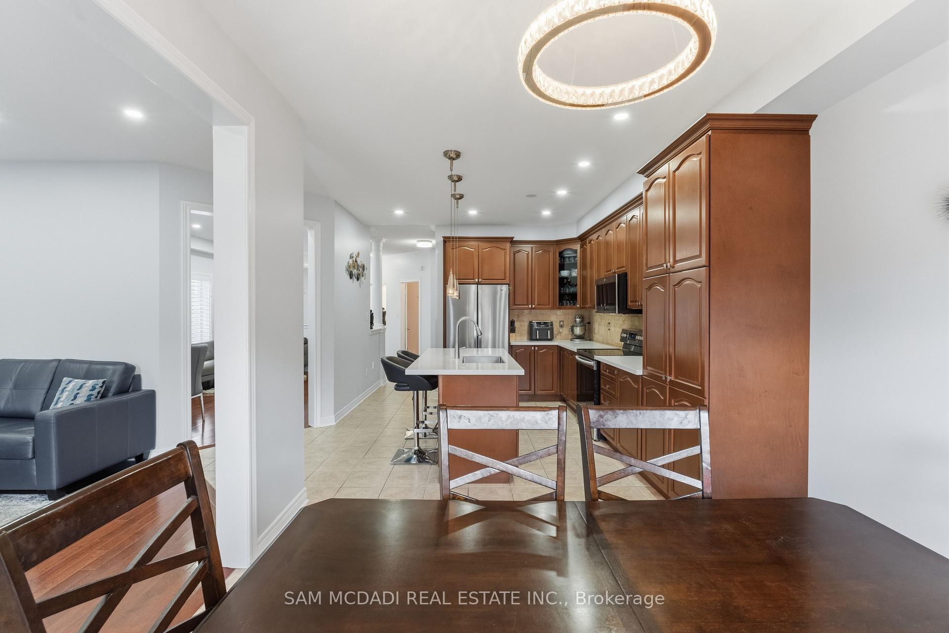 5604 Doctor Peddle Crescent