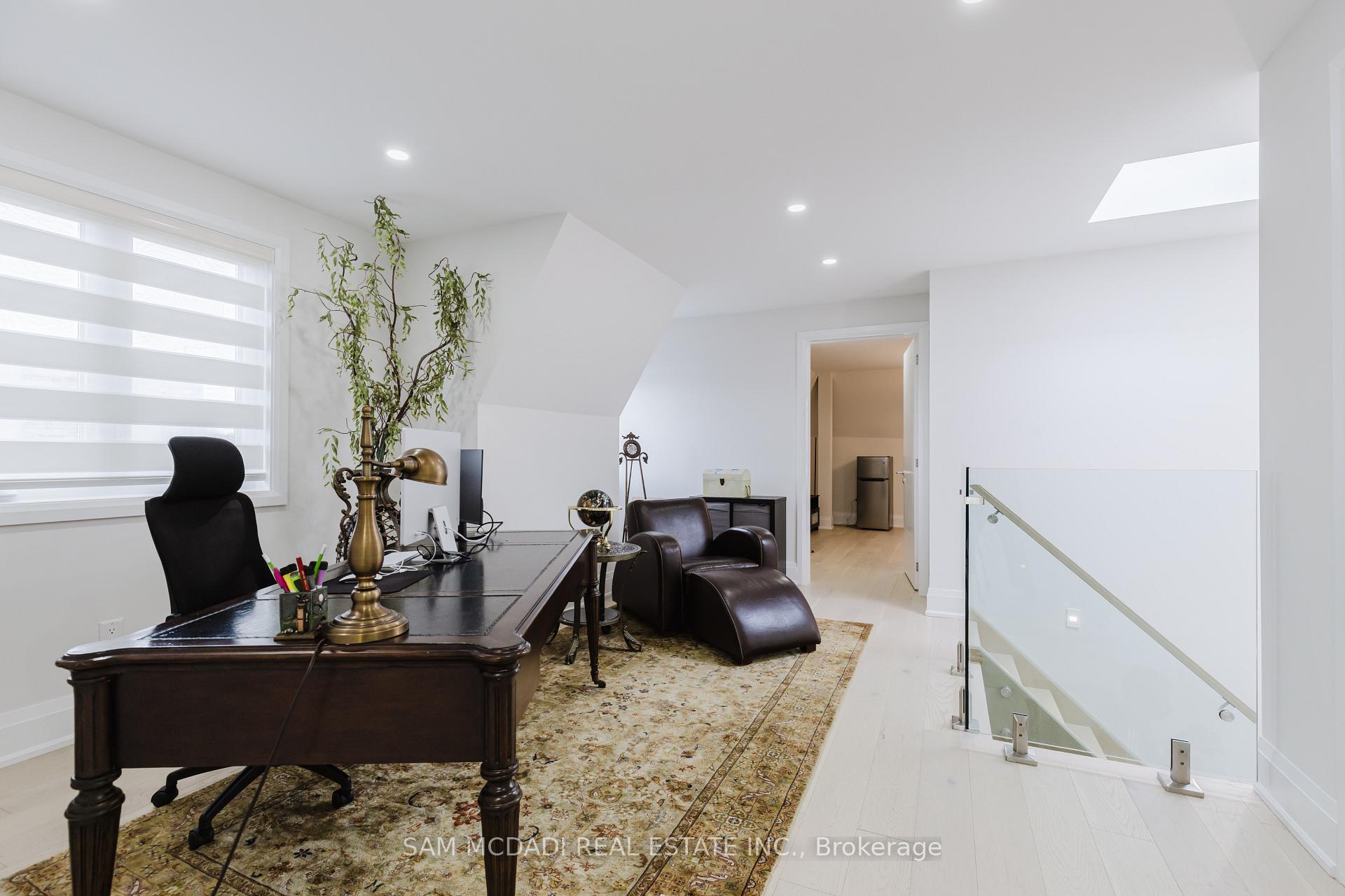 11A Maple Avenue N