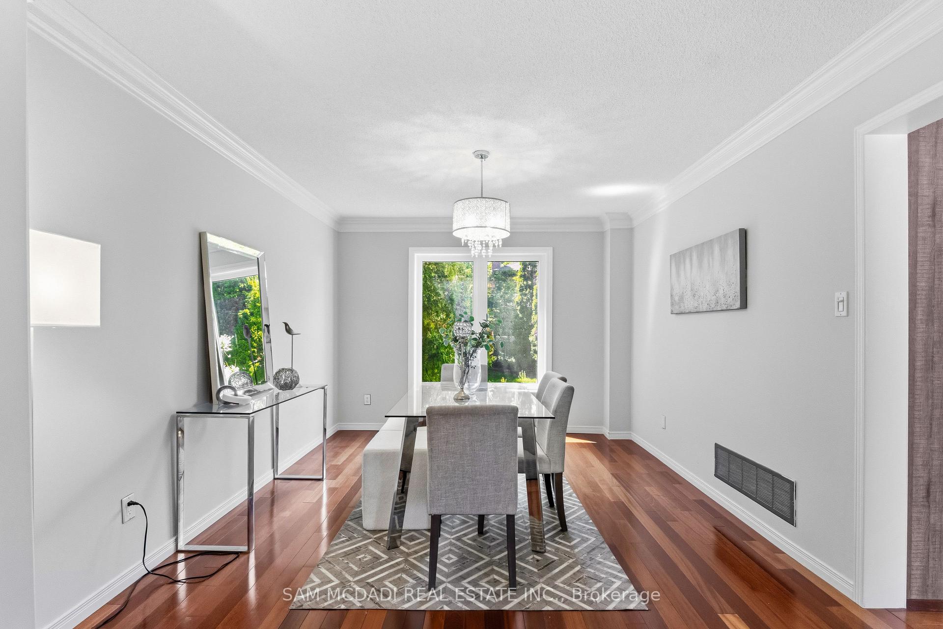 6643 Mockingbird Lane