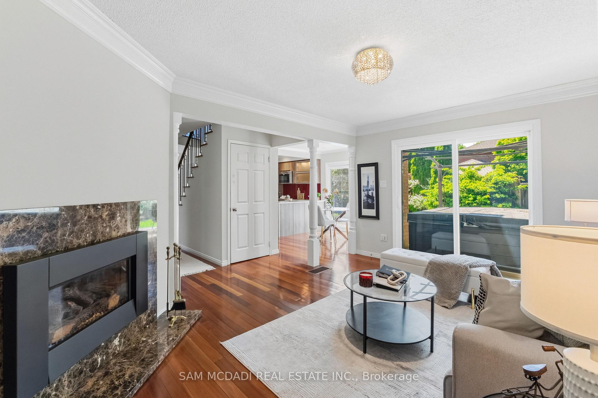 6643 Mockingbird Lane