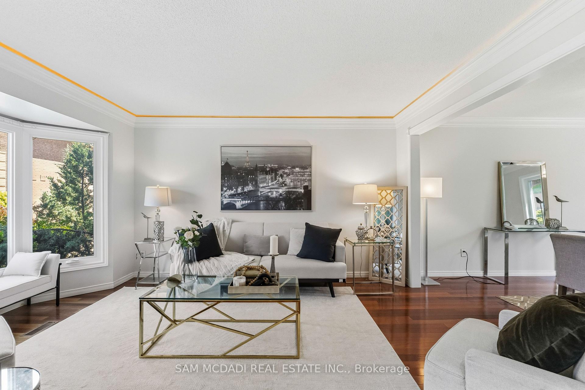 6643 Mockingbird Lane