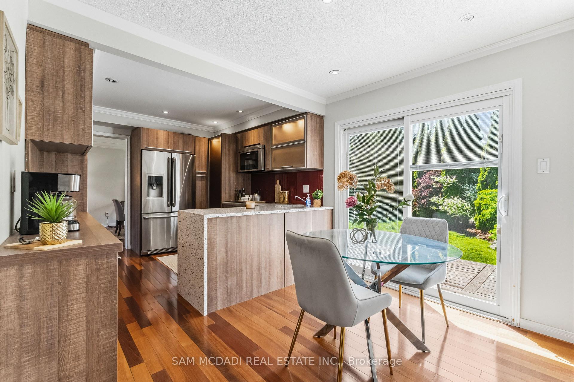 6643 Mockingbird Lane