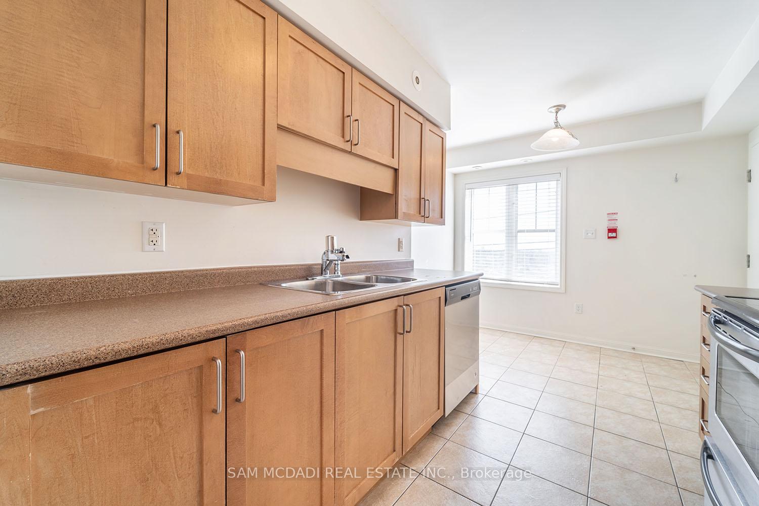 639 Dundas Street W 2