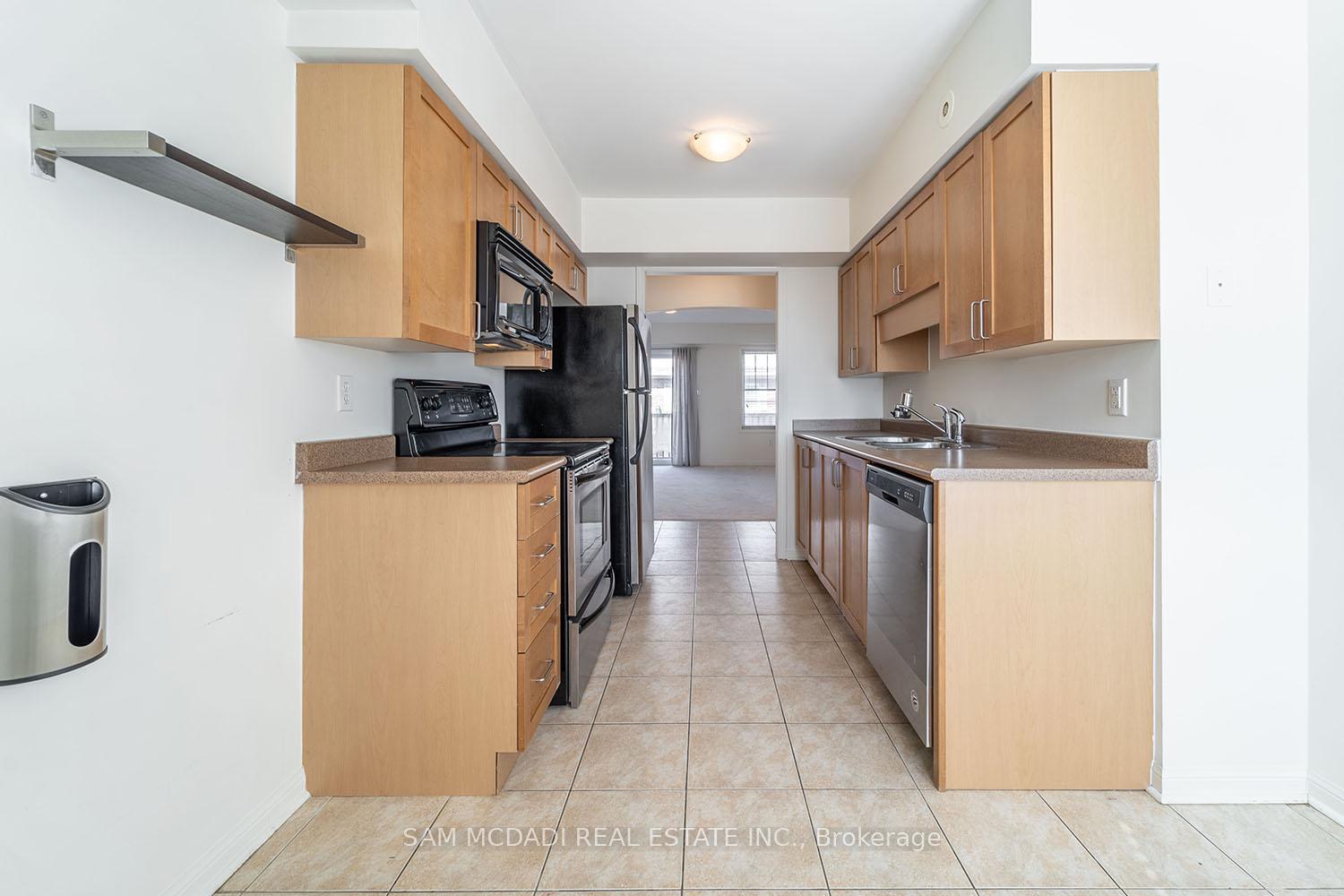 639 Dundas Street W 2