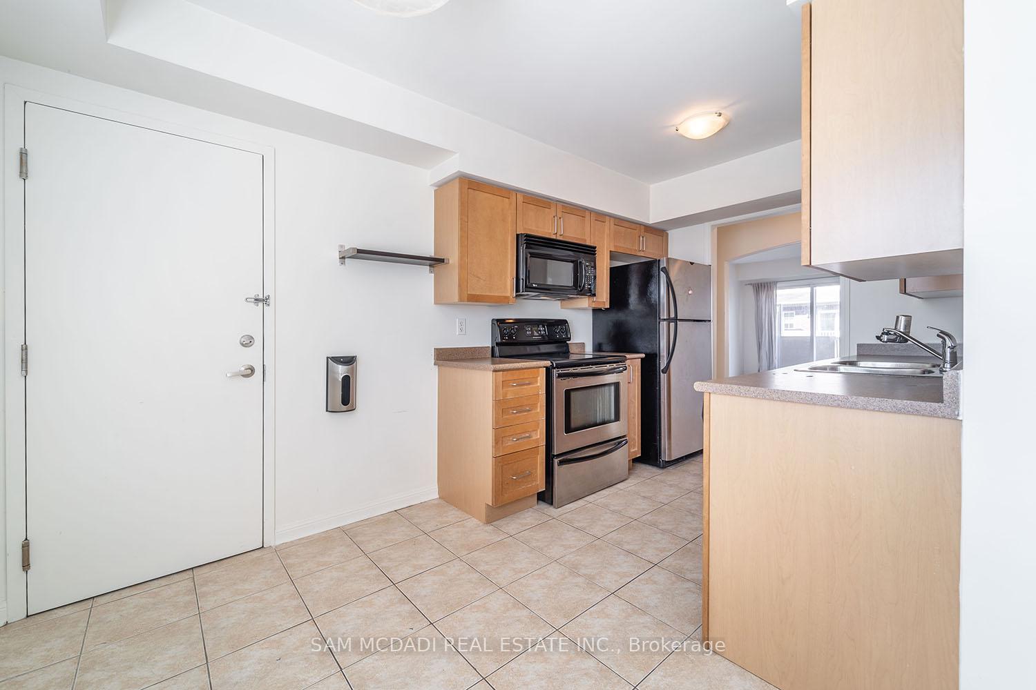 639 Dundas Street W 2