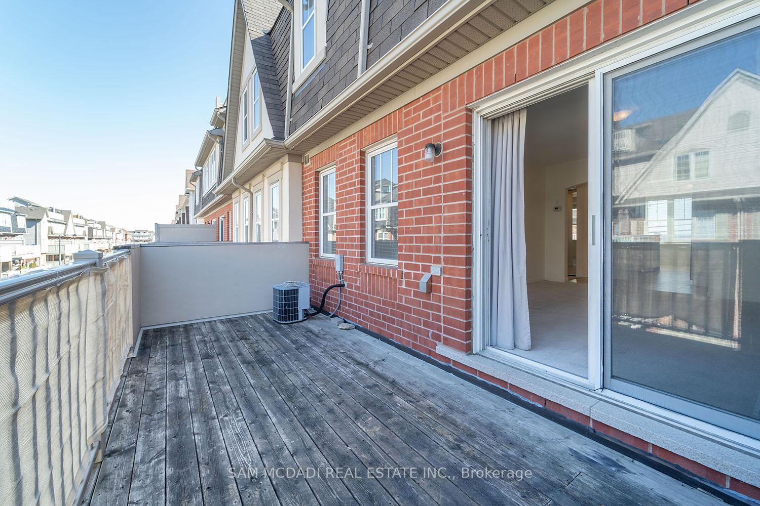 639 Dundas Street W 2