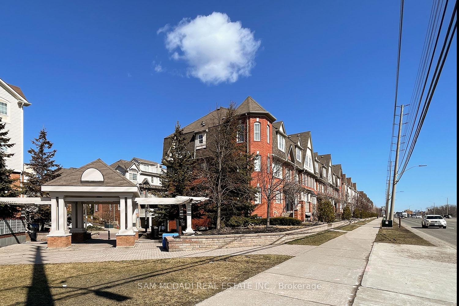 639 Dundas Street W 2