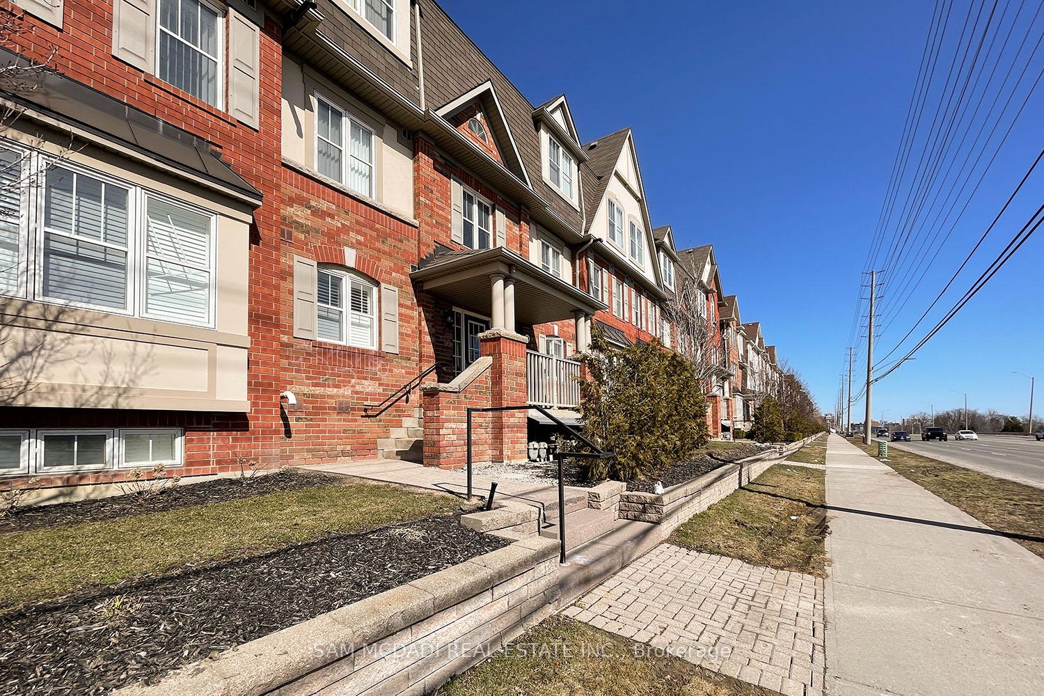 639 Dundas Street W 2