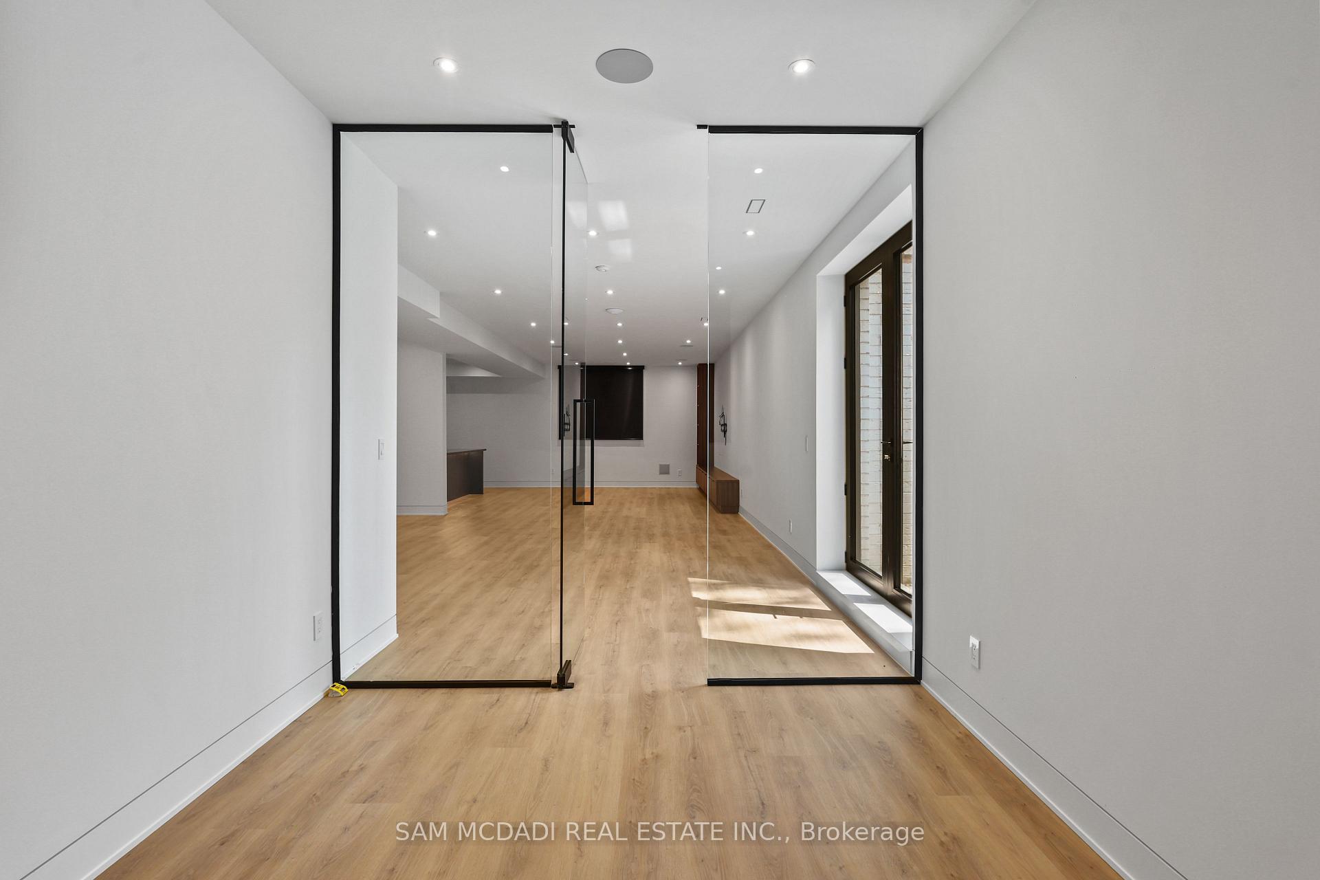 2186 Harcourt Crescent