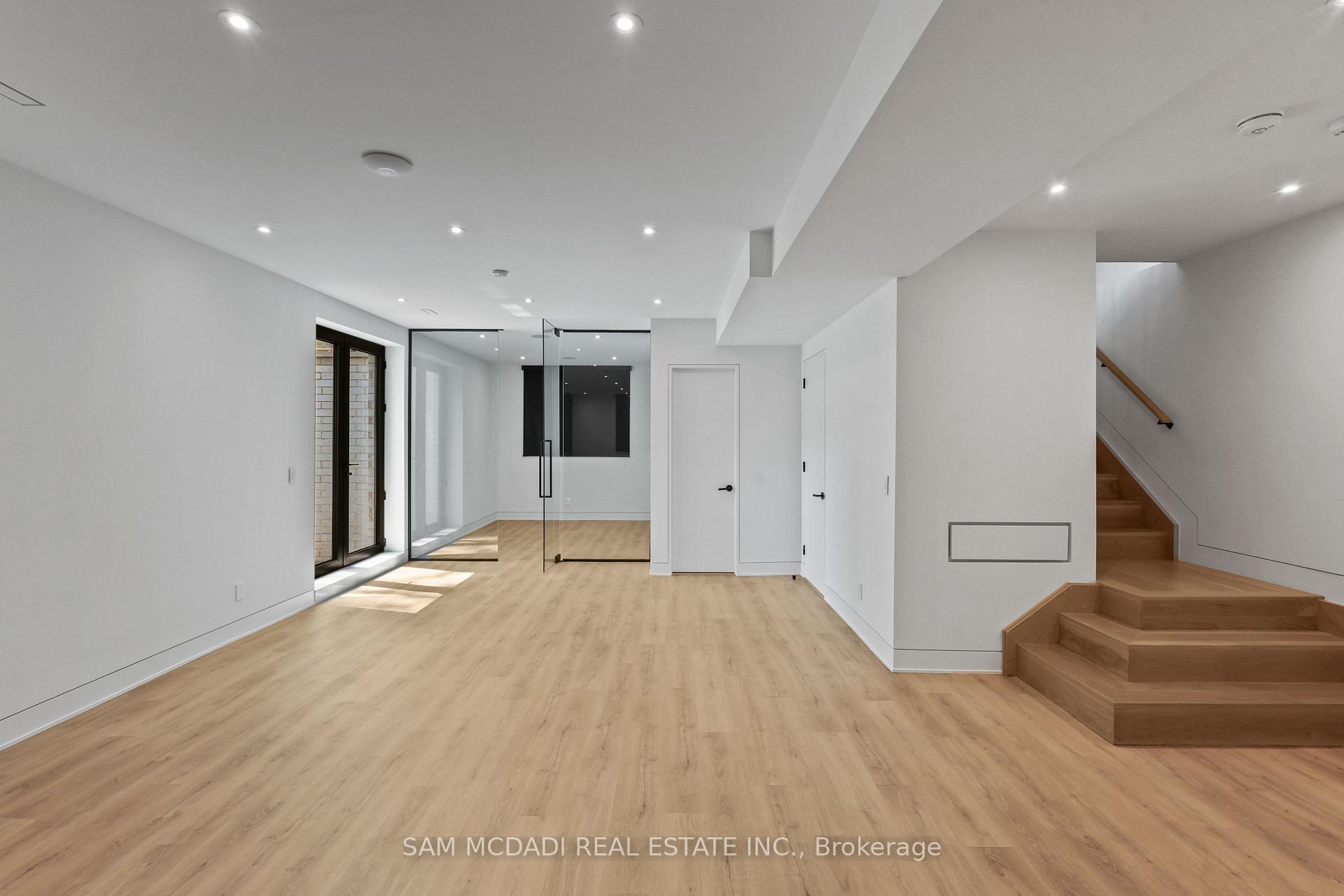 2186 Harcourt Crescent