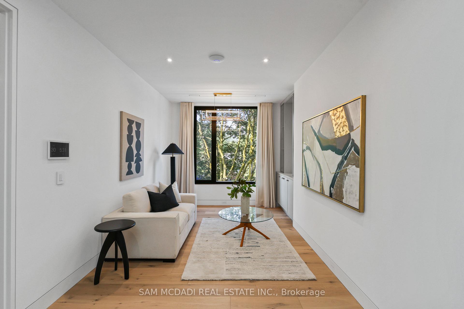 2186 Harcourt Crescent