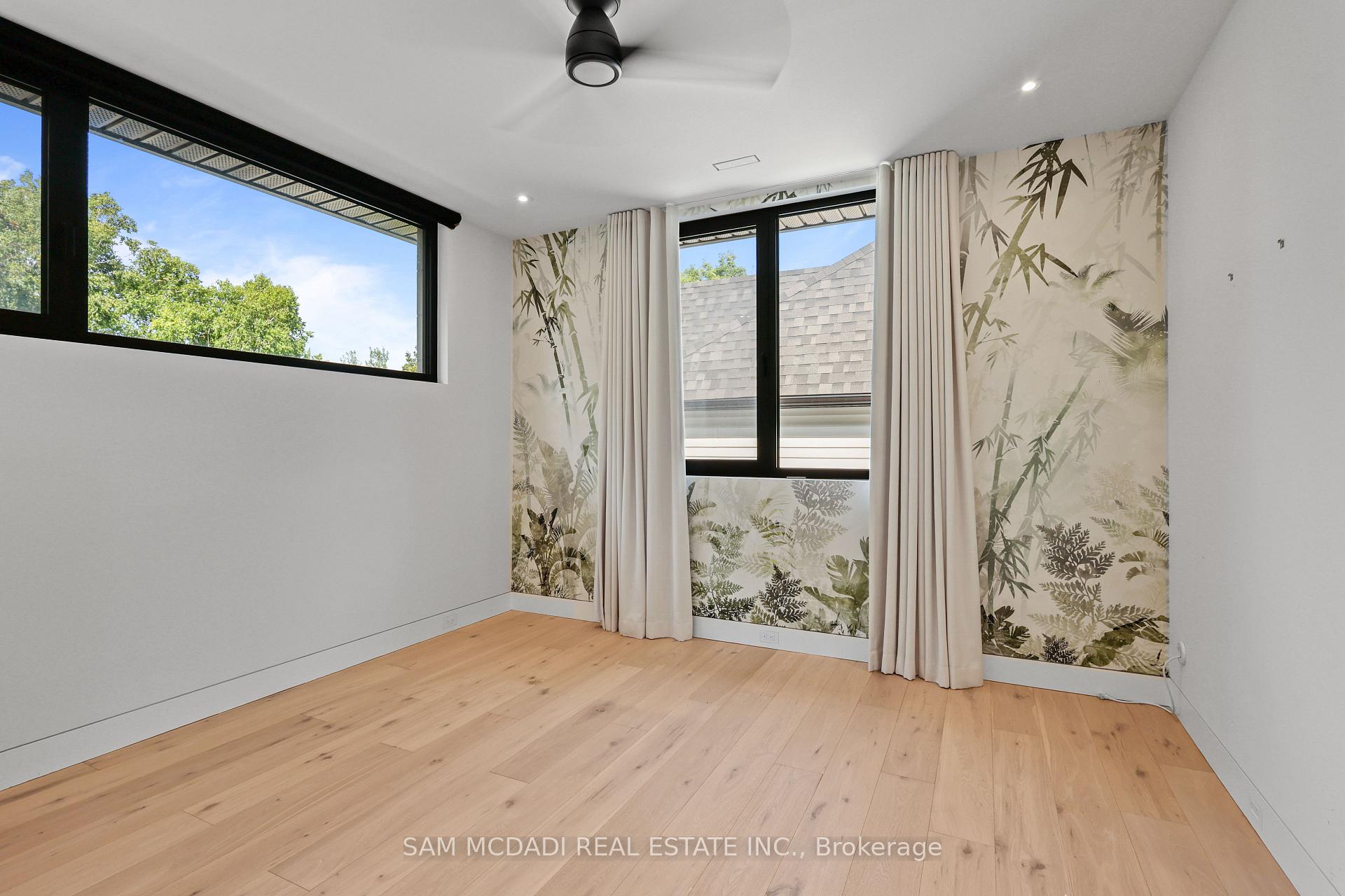 2186 Harcourt Crescent