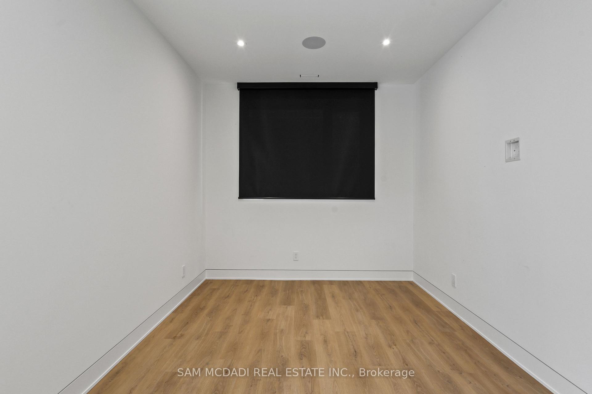 2186 Harcourt Crescent