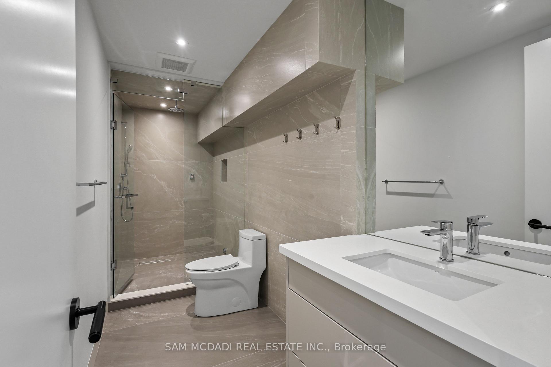 2186 Harcourt Crescent