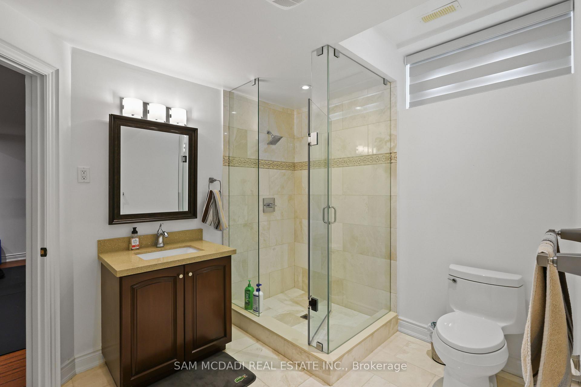 725 Queensway N/A W