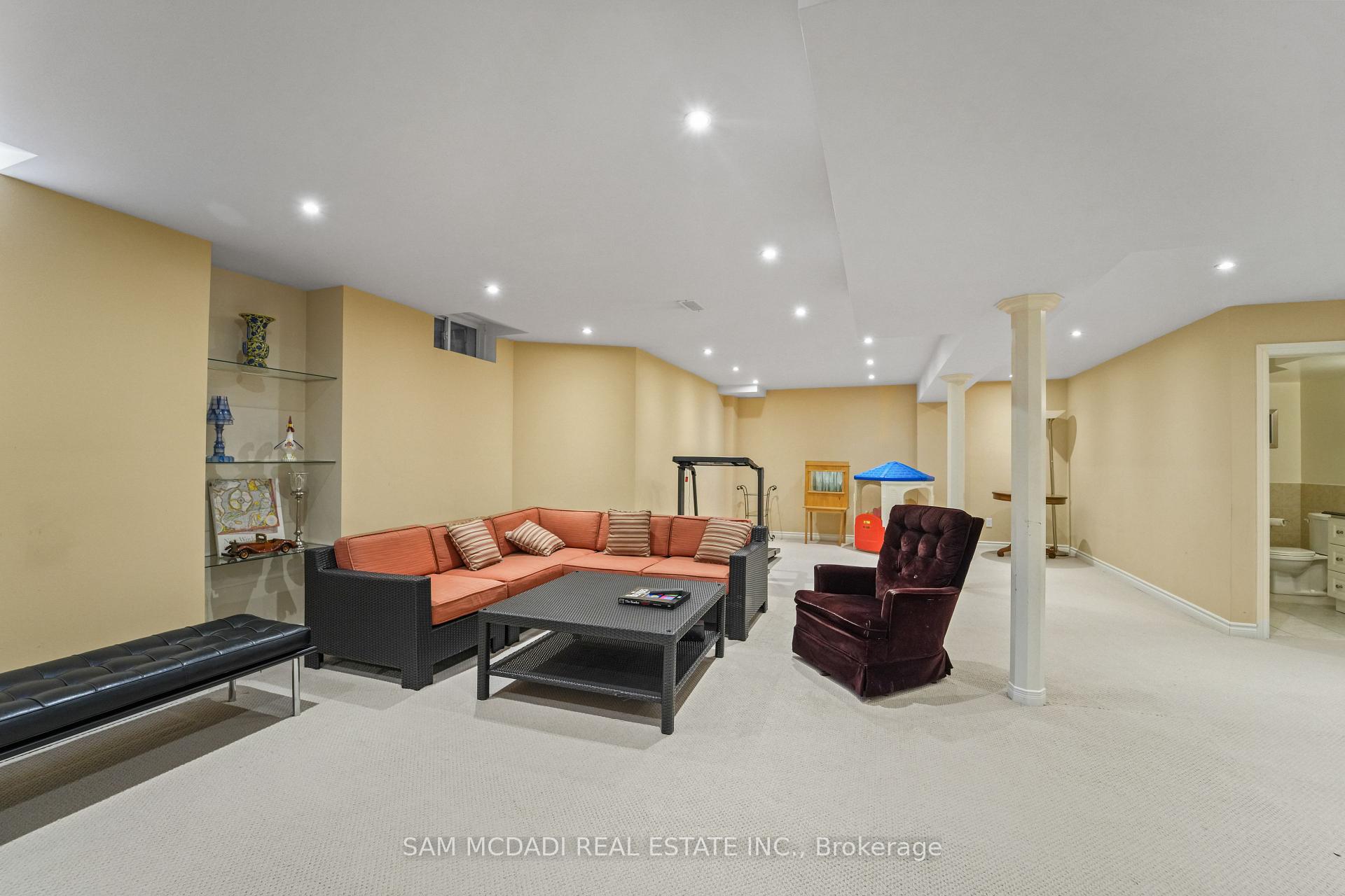 3352 Erin Centre Boulevard