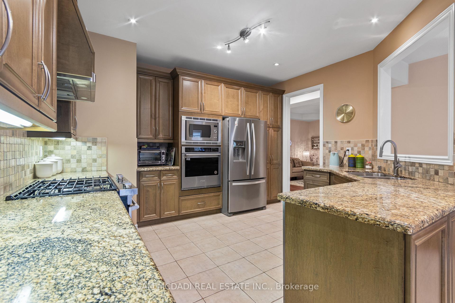 3352 Erin Centre Boulevard