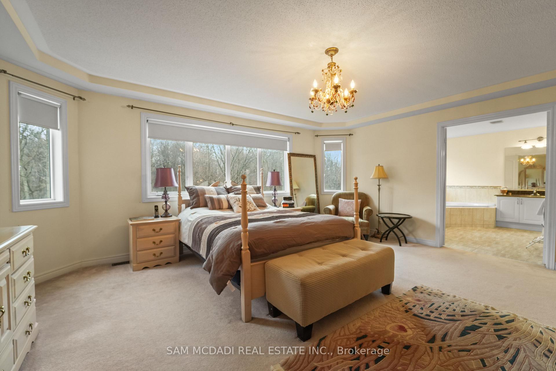 3352 Erin Centre Boulevard