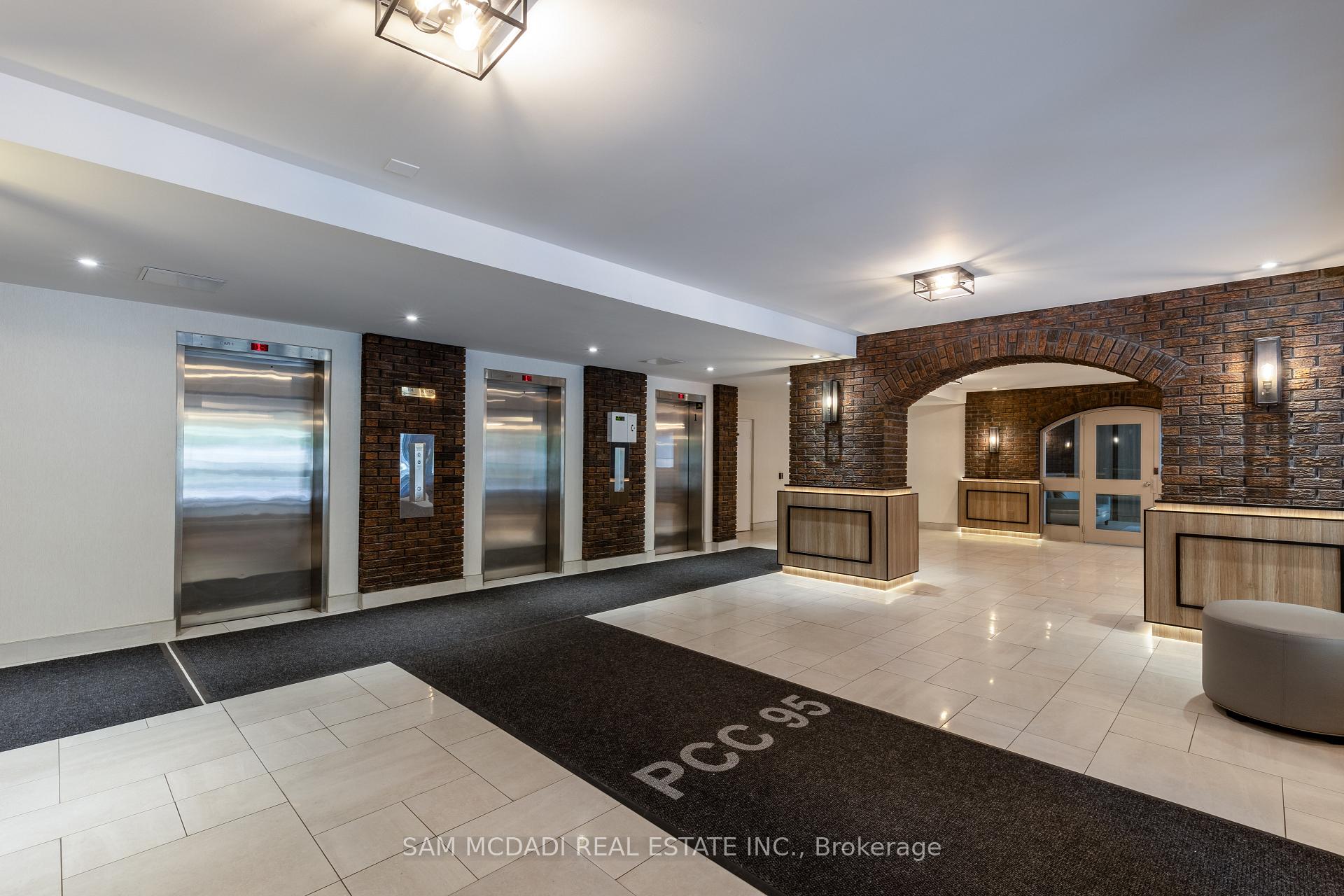 966 Inverhouse Drive 412