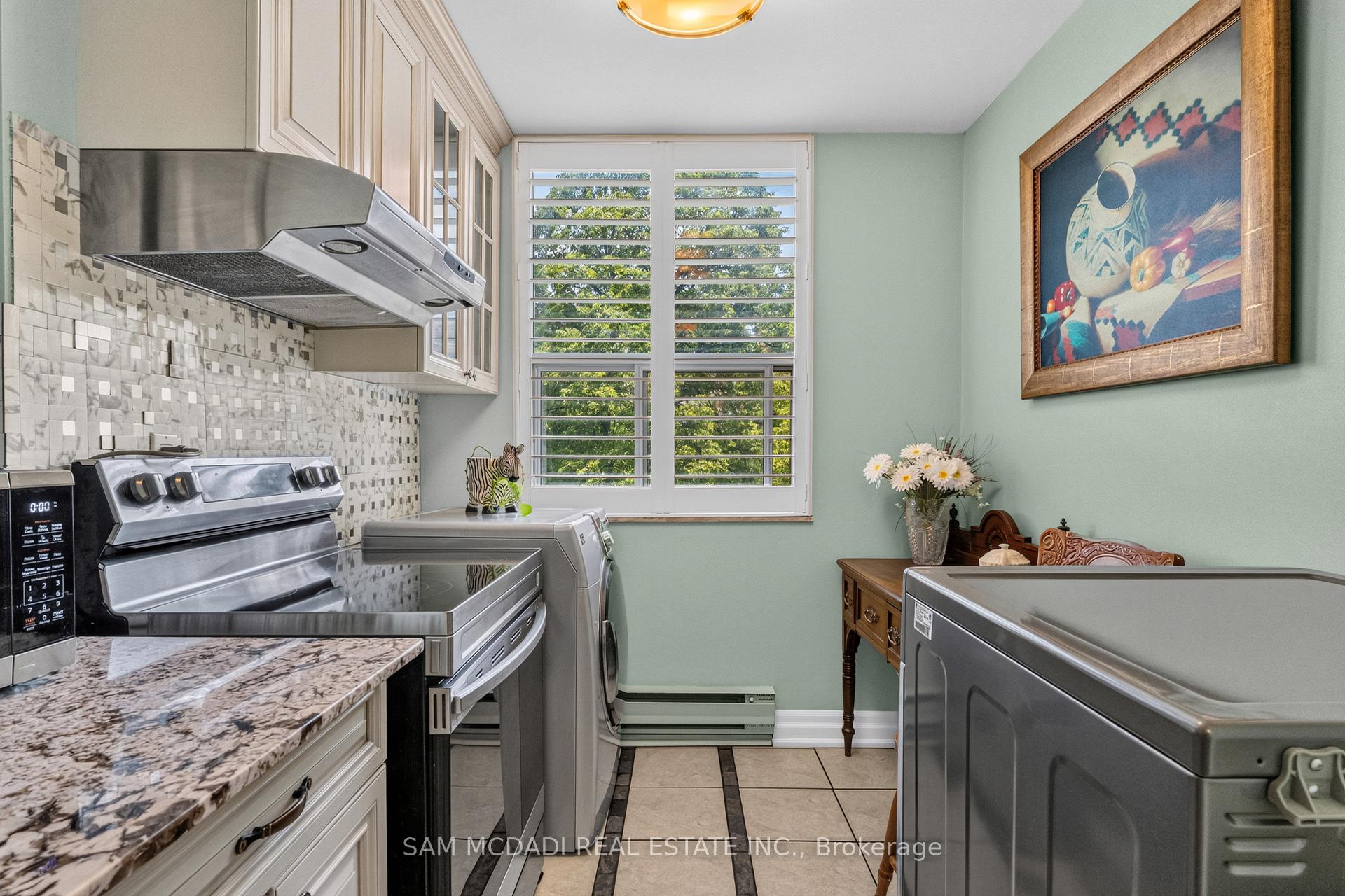 966 Inverhouse Drive 412