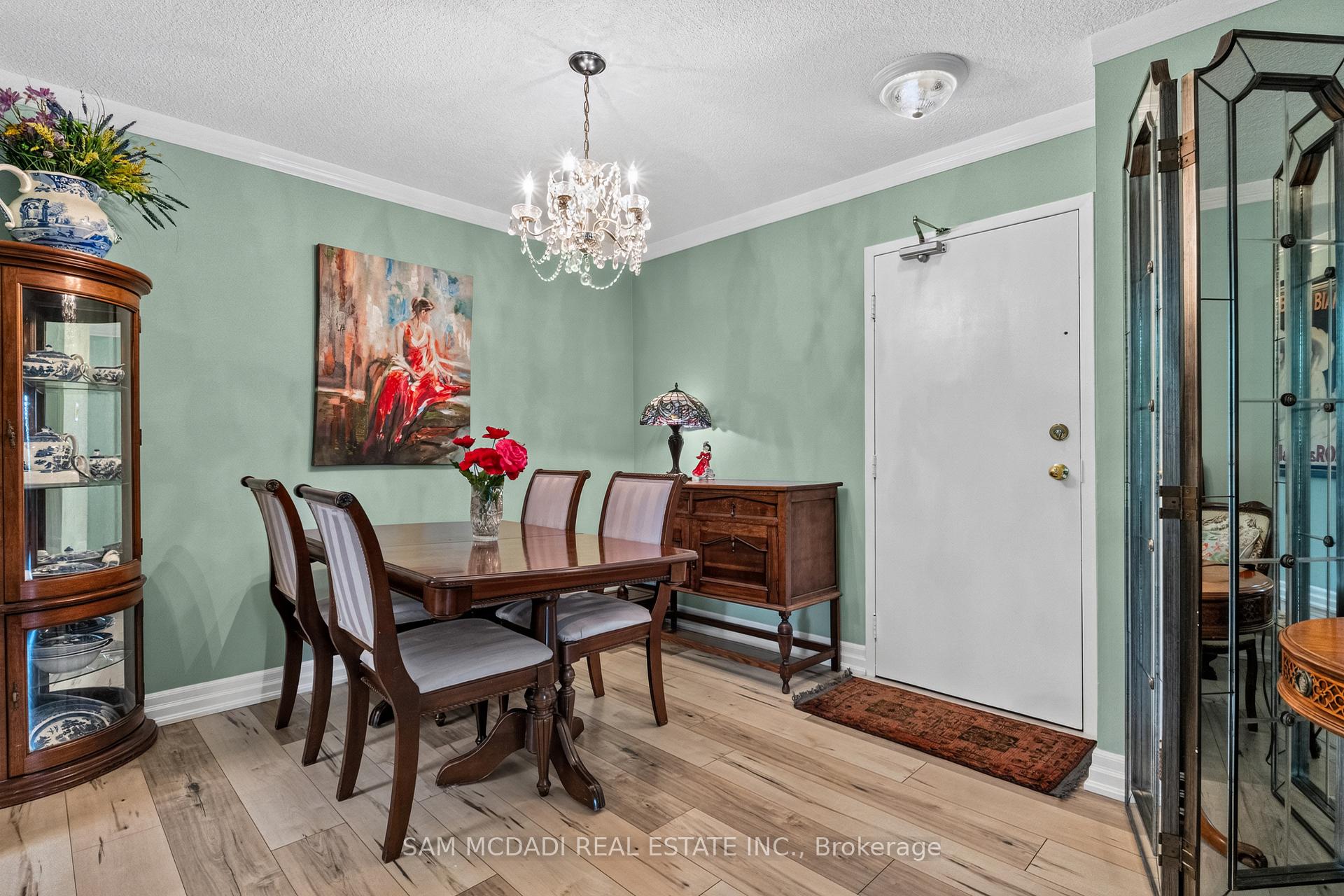 966 Inverhouse Drive 412