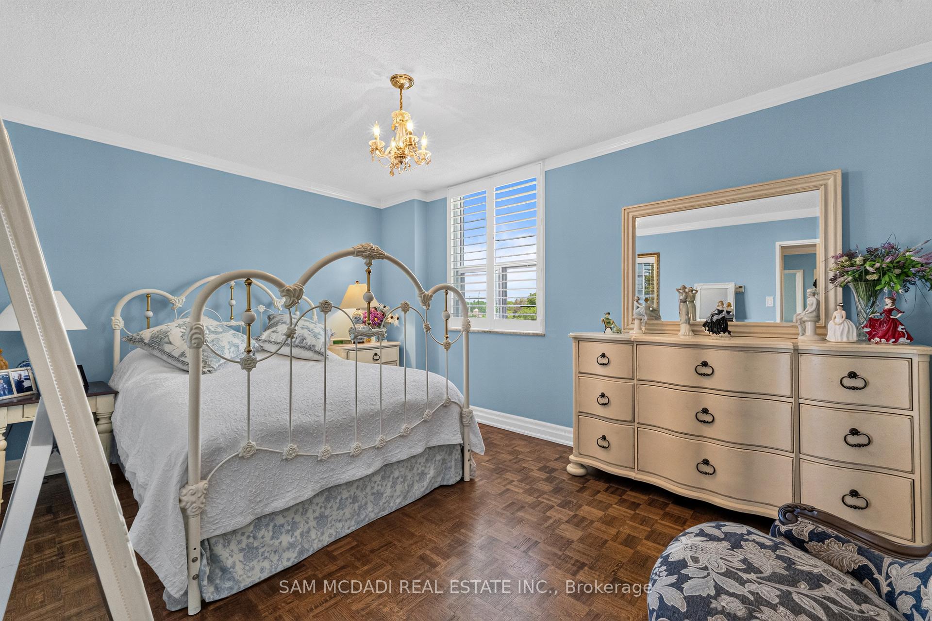 966 Inverhouse Drive 412
