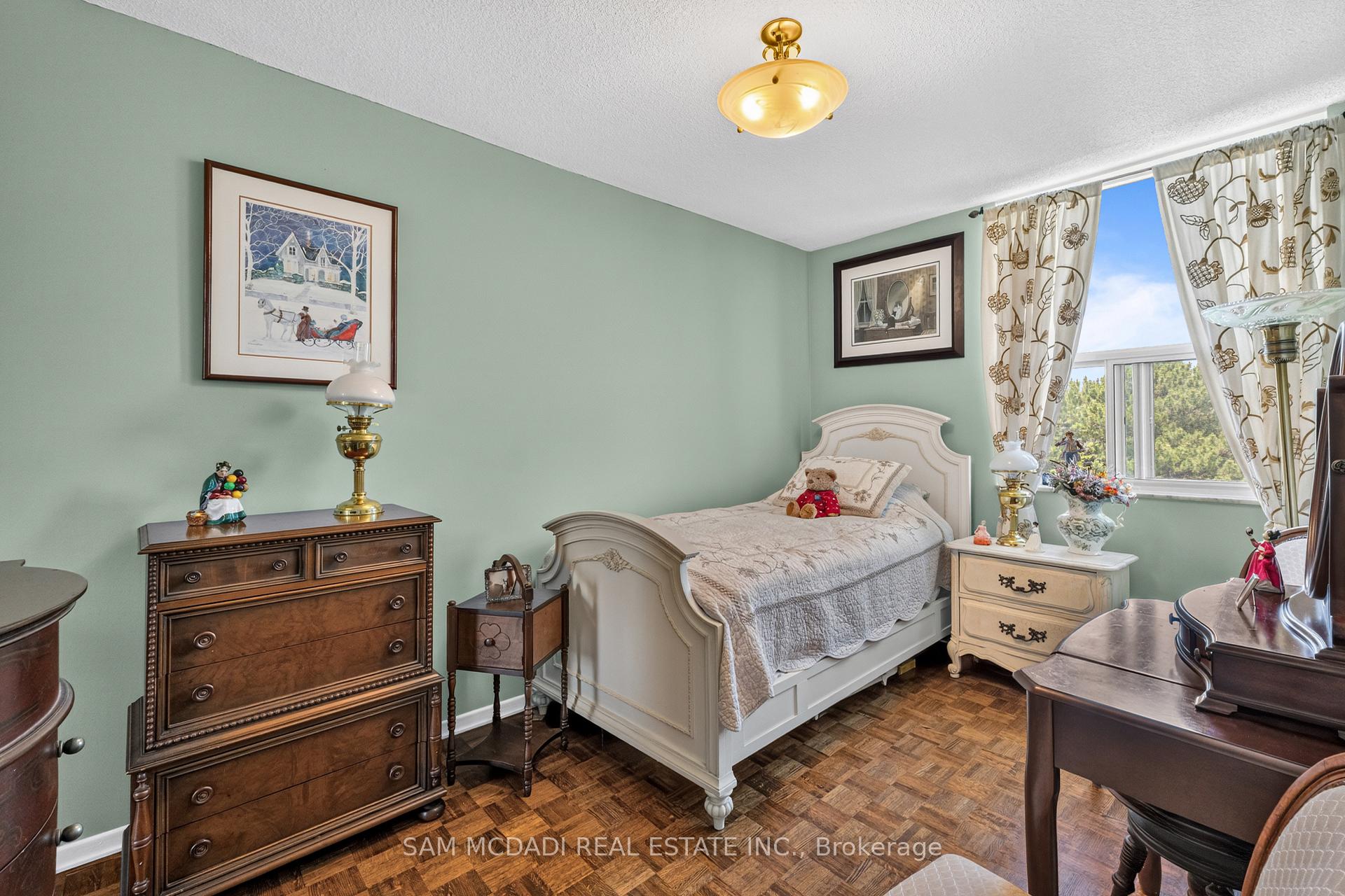 966 Inverhouse Drive 412