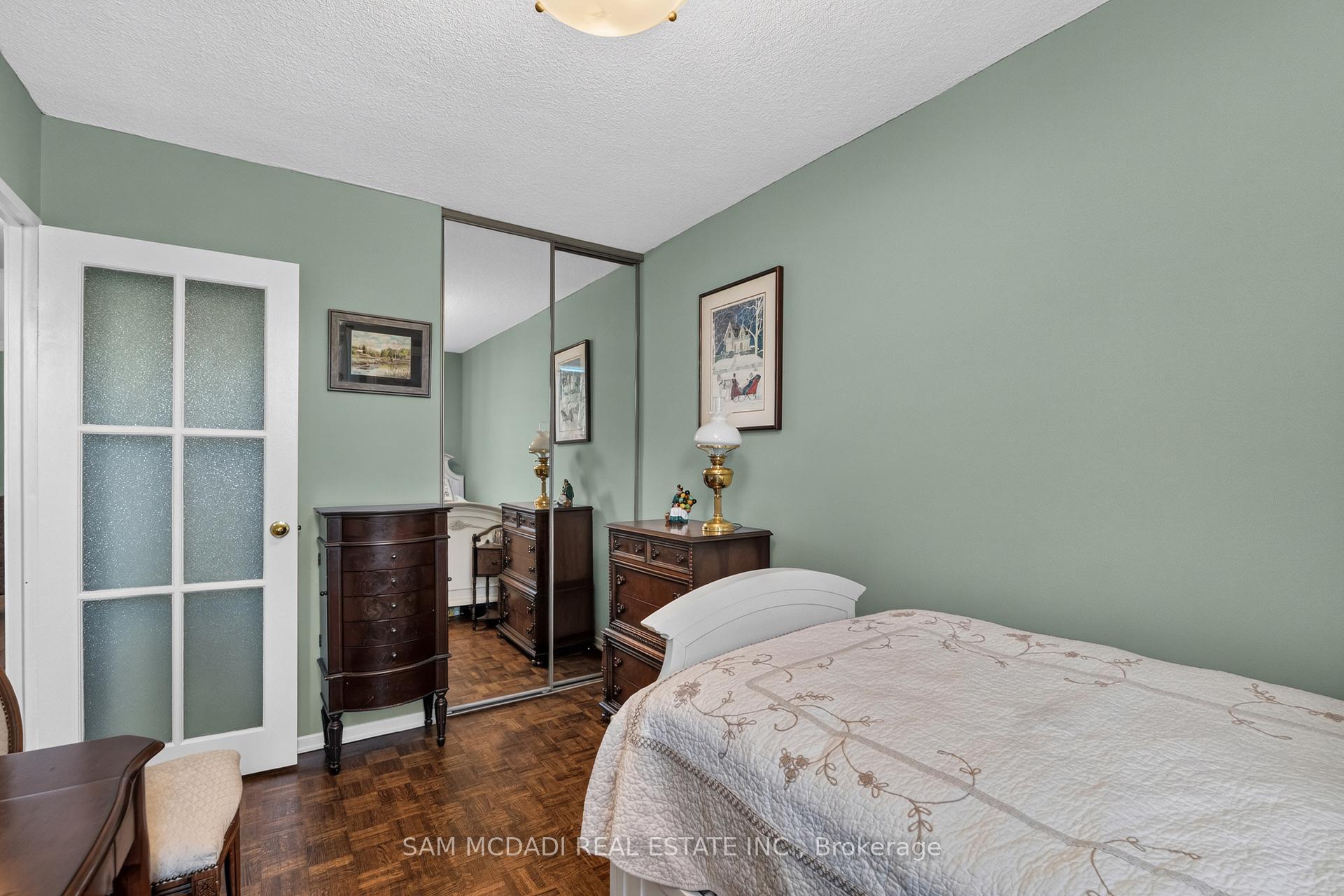 966 Inverhouse Drive 412