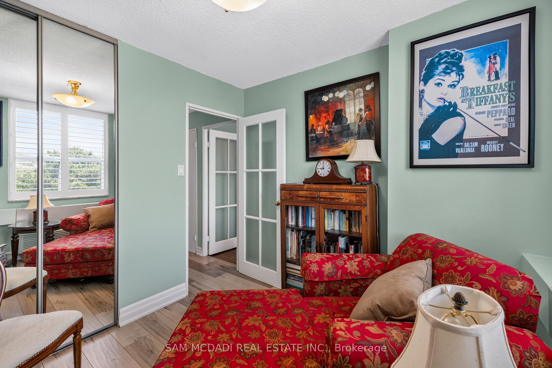 966 Inverhouse Drive 412