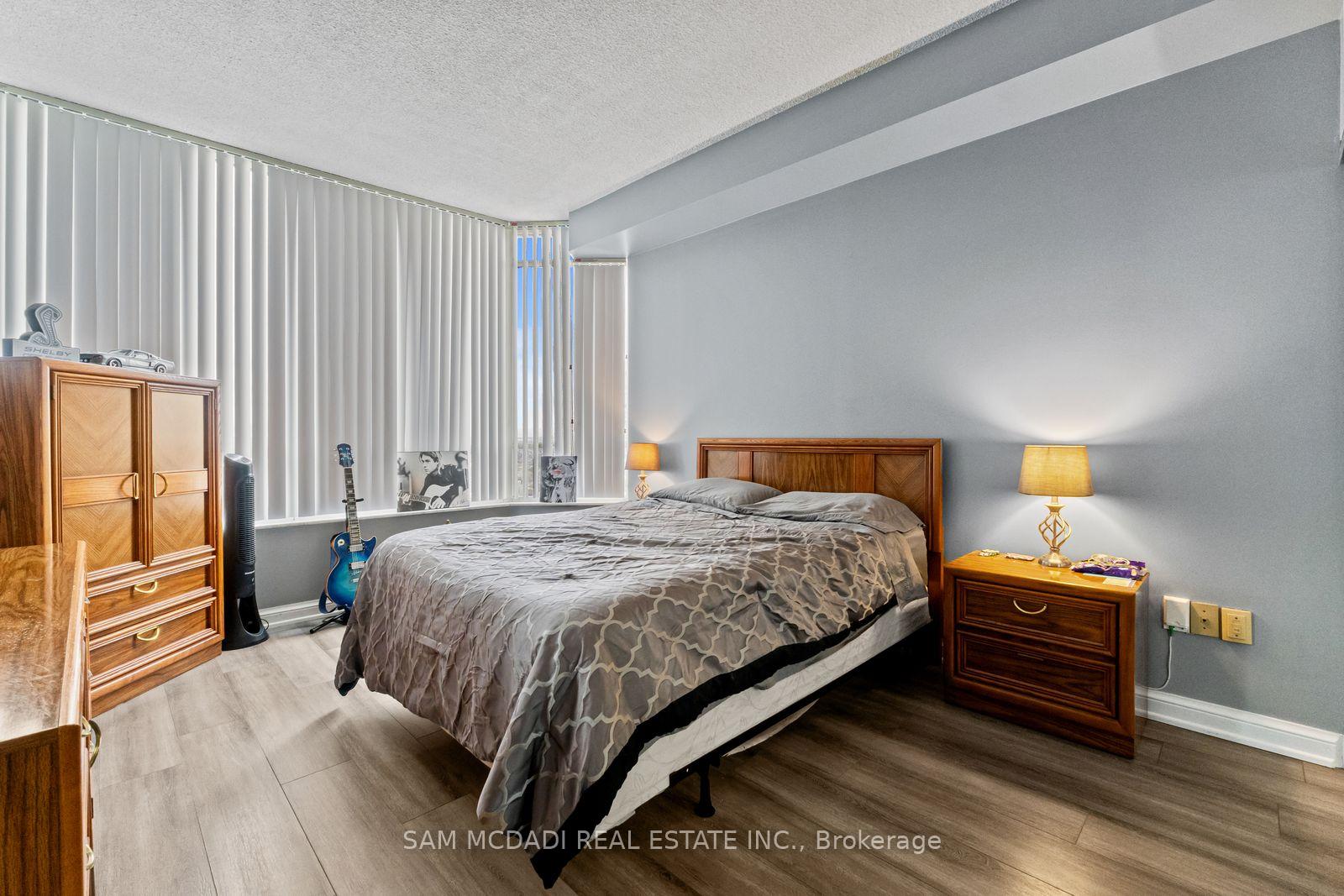 24 Hanover Road 2205