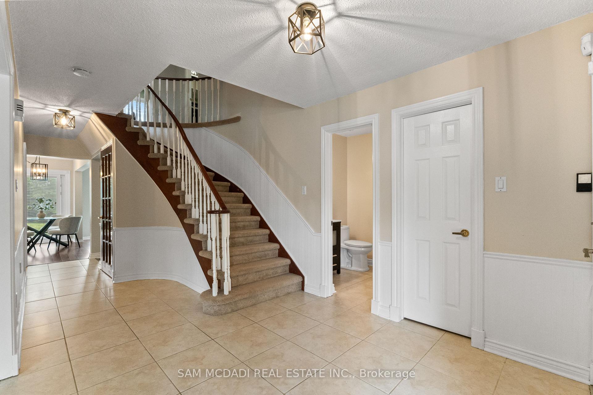470 Aberfoyle Court