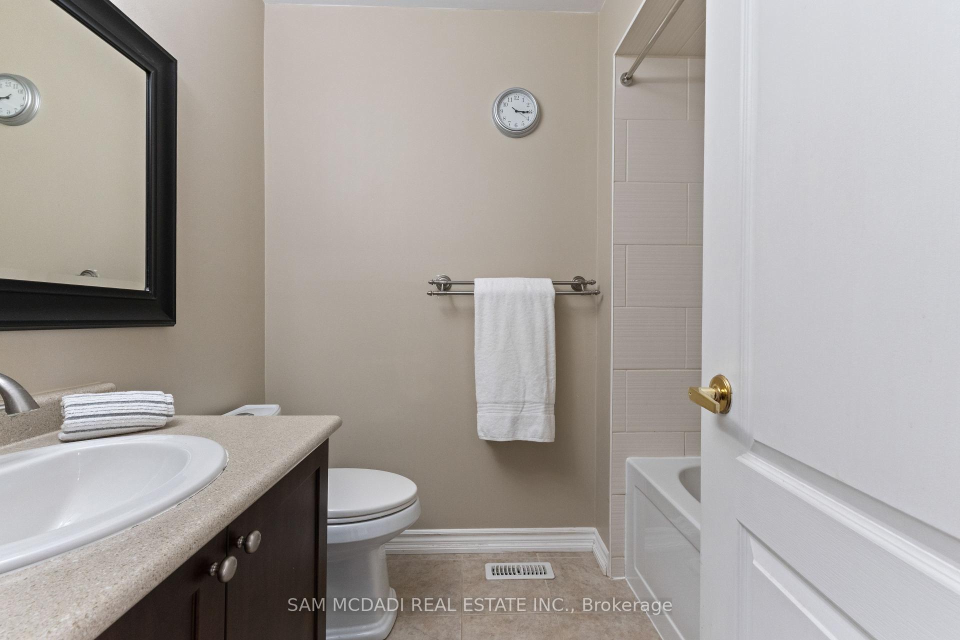 470 Aberfoyle Court