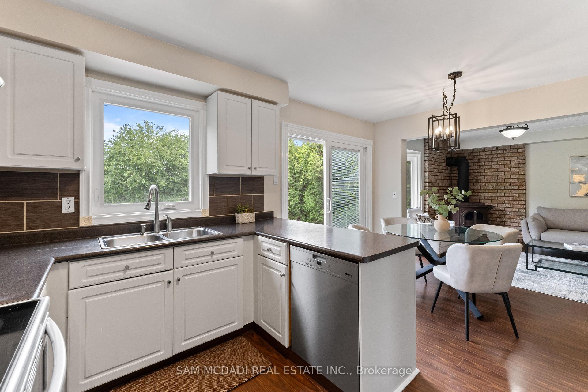 470 Aberfoyle Court