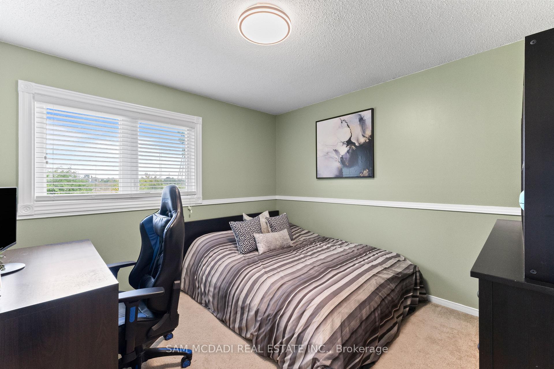 470 Aberfoyle Court