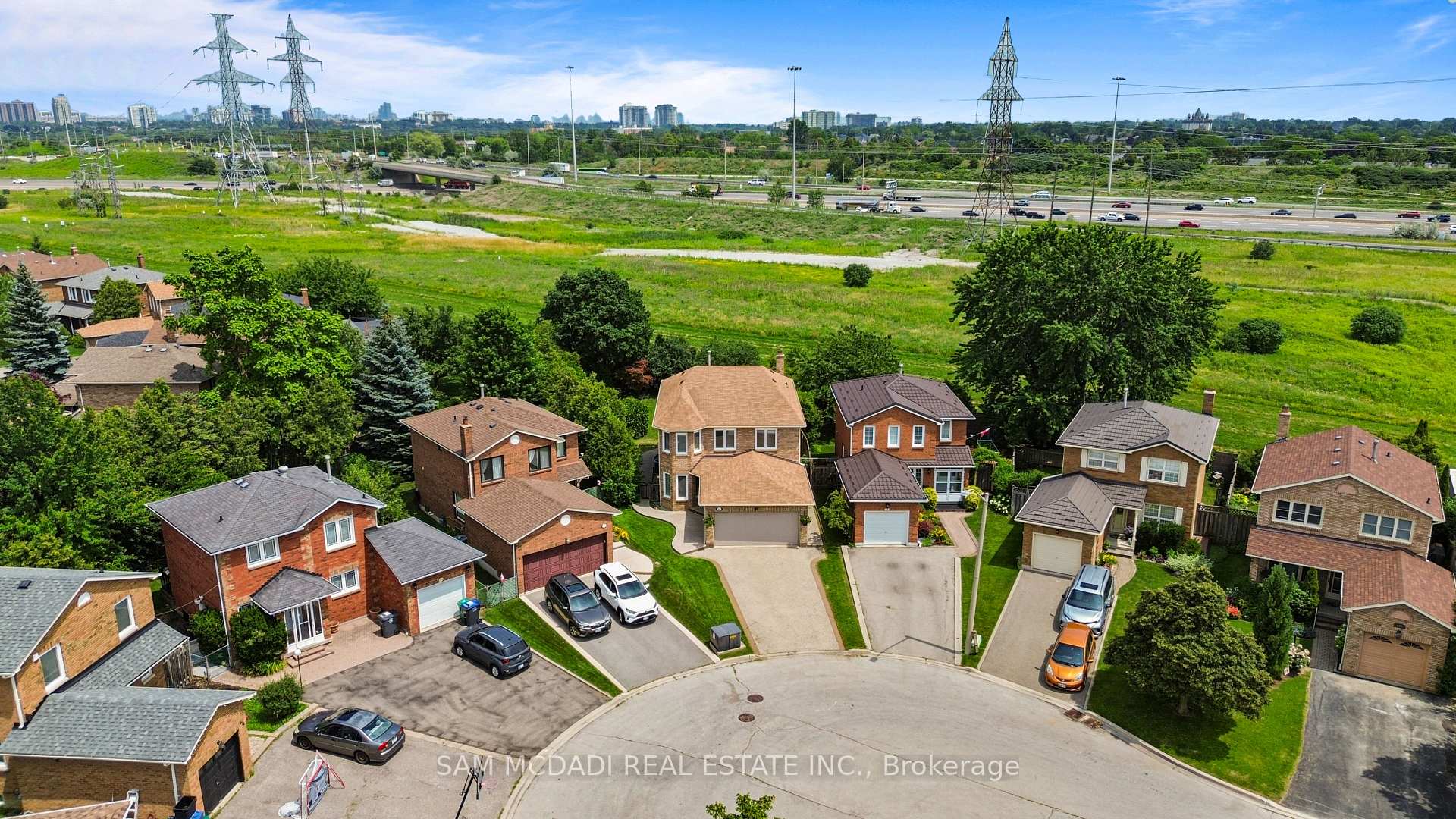 470 Aberfoyle Court