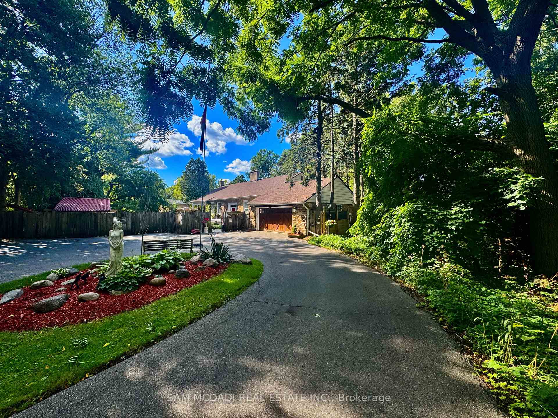 85 Yorkleigh Avenue, Toronto