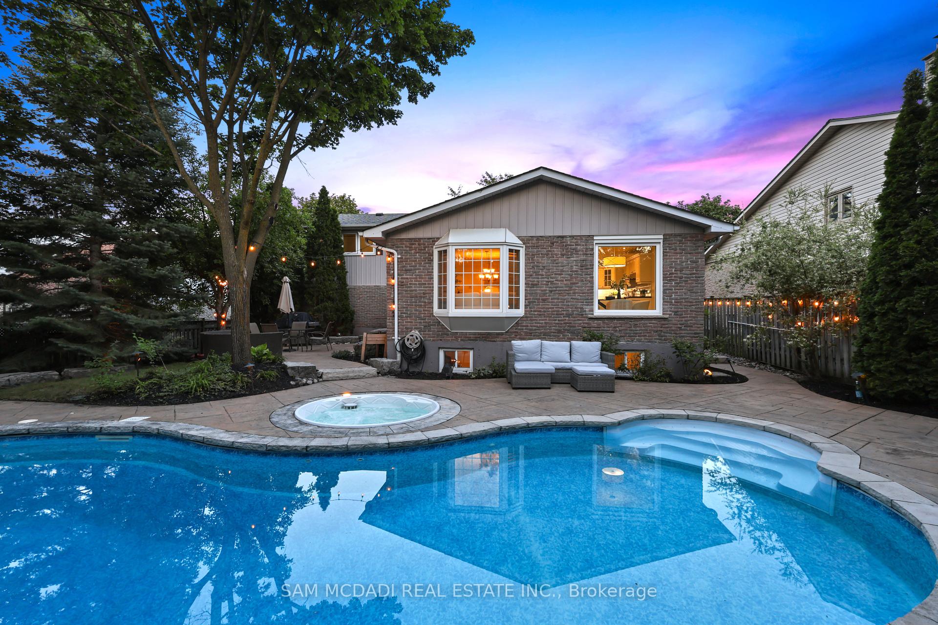 38 Kenninghall Boulevard