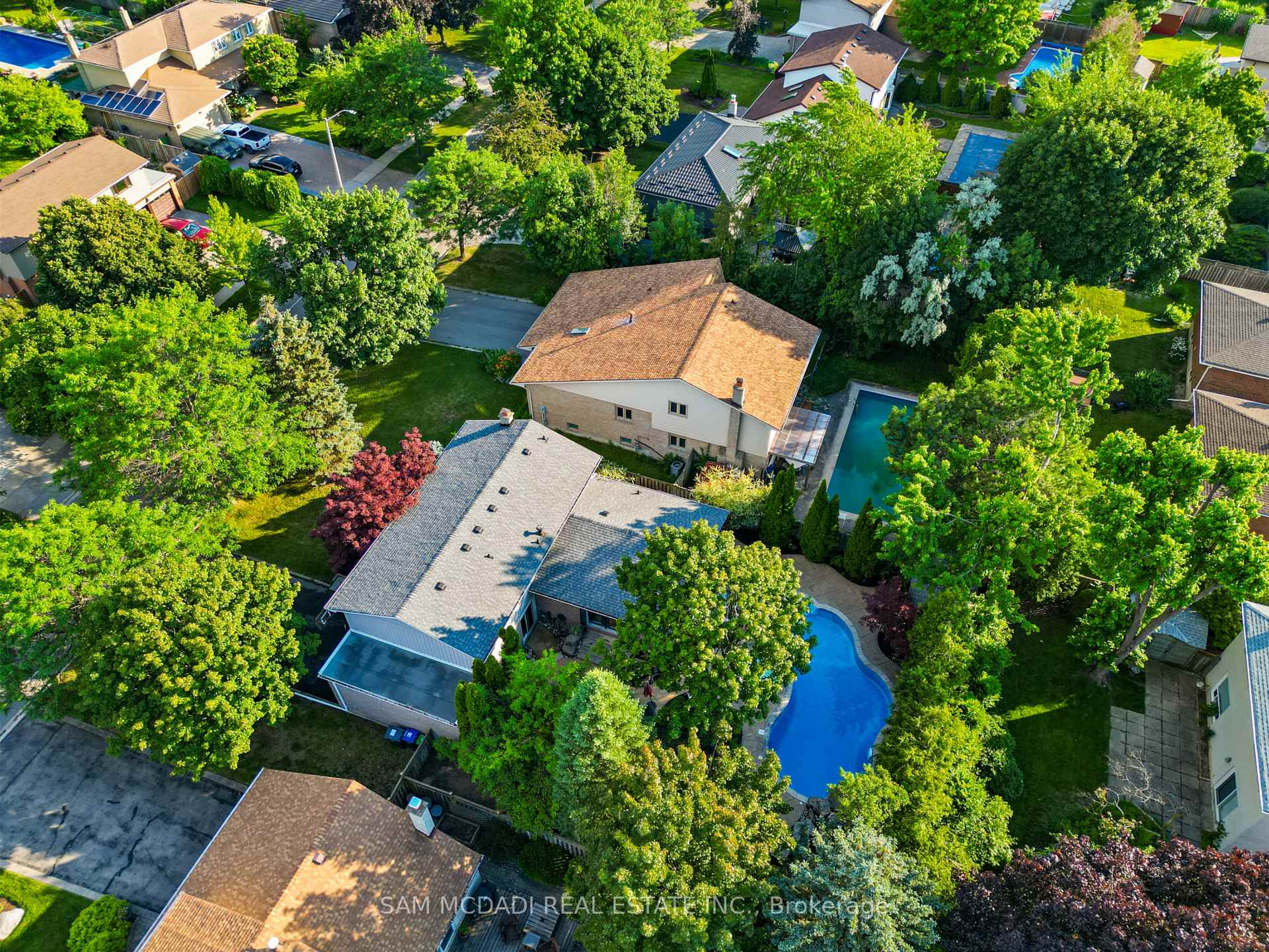 38 Kenninghall Boulevard