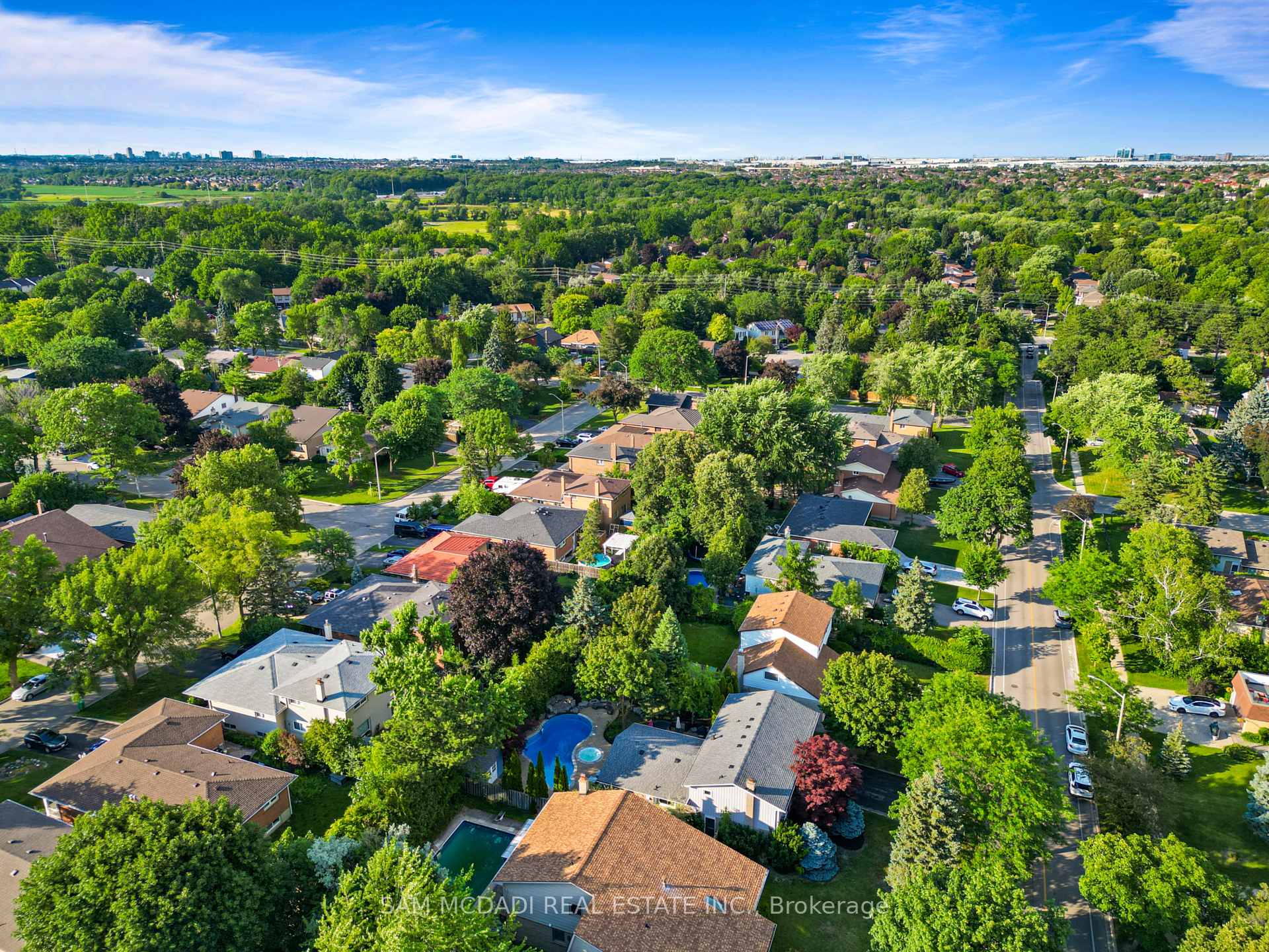 38 Kenninghall Boulevard