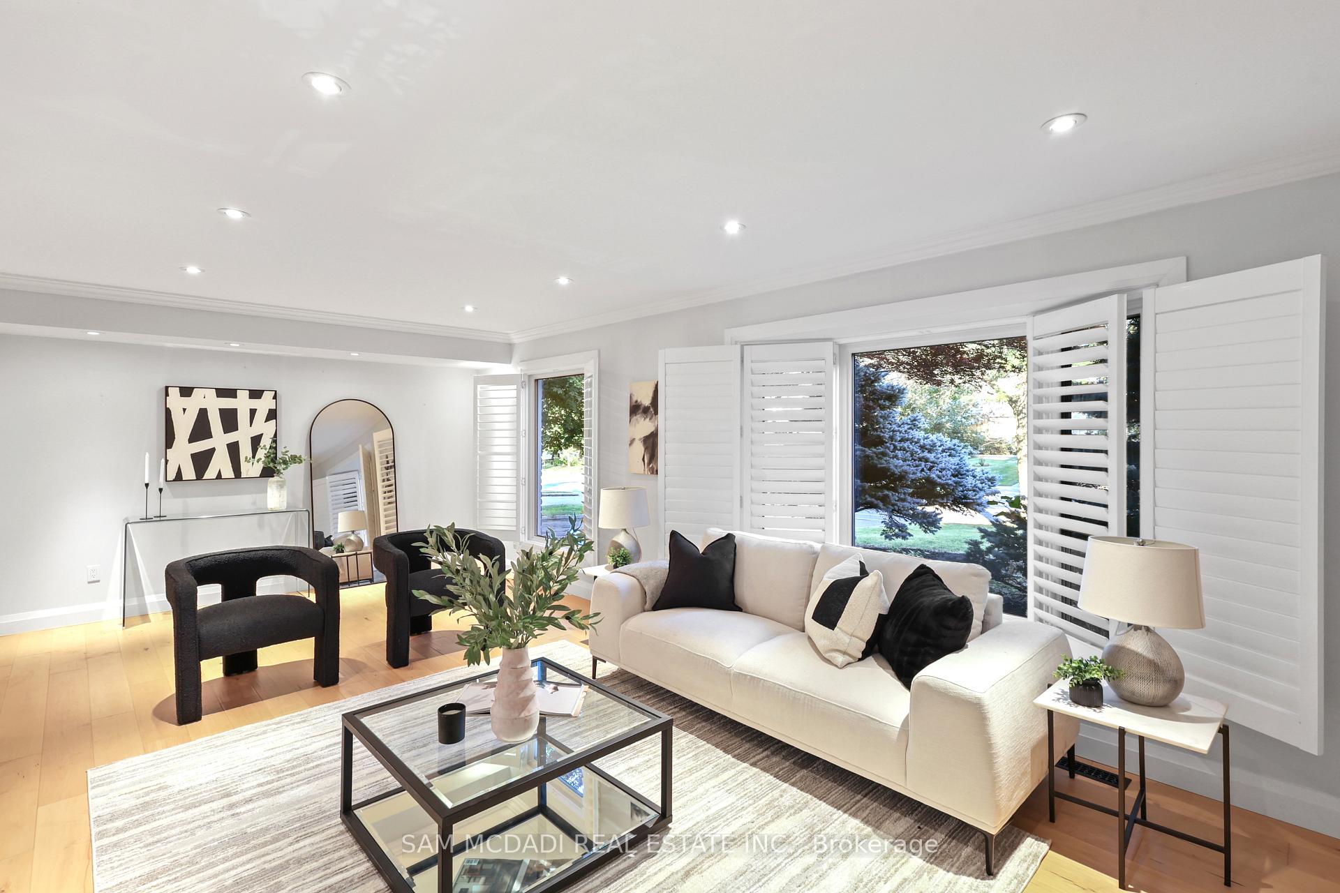 38 Kenninghall Boulevard