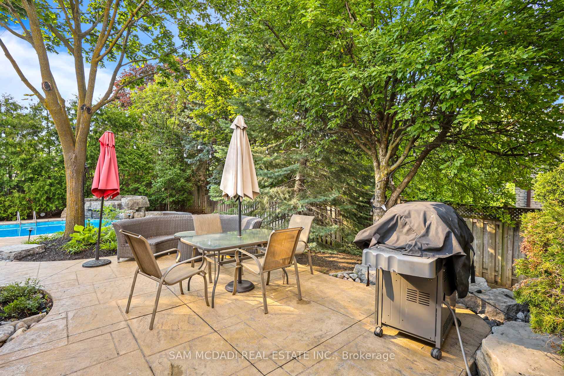 38 Kenninghall Boulevard