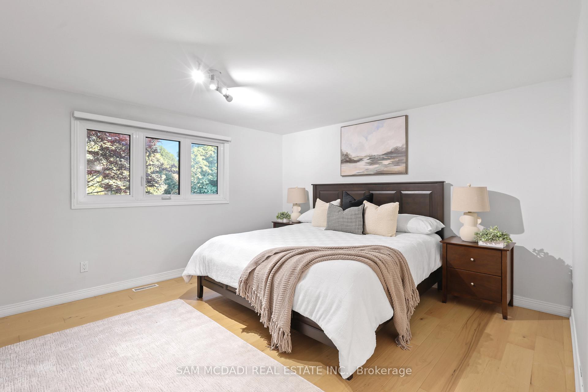 38 Kenninghall Boulevard