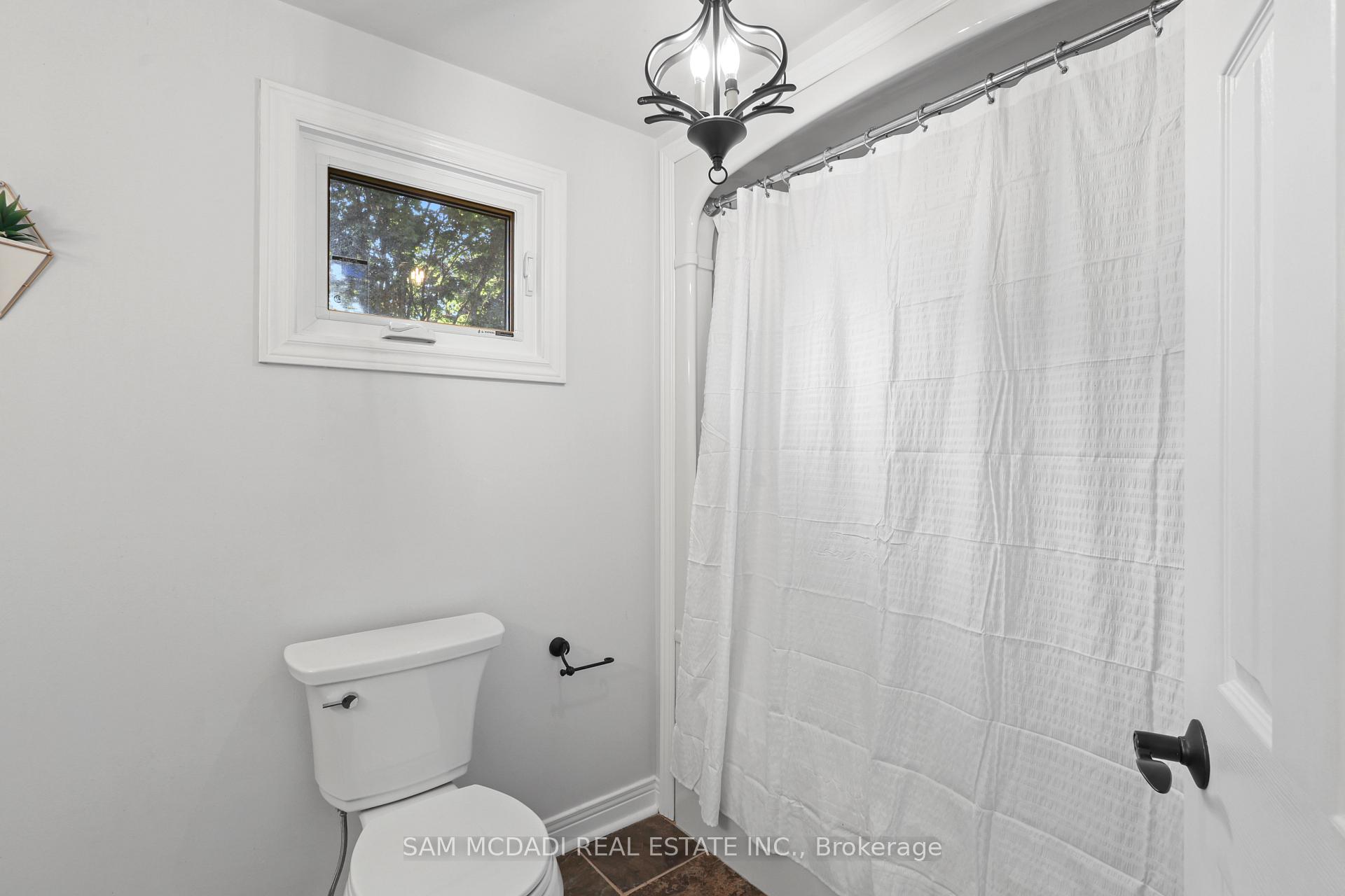 38 Kenninghall Boulevard