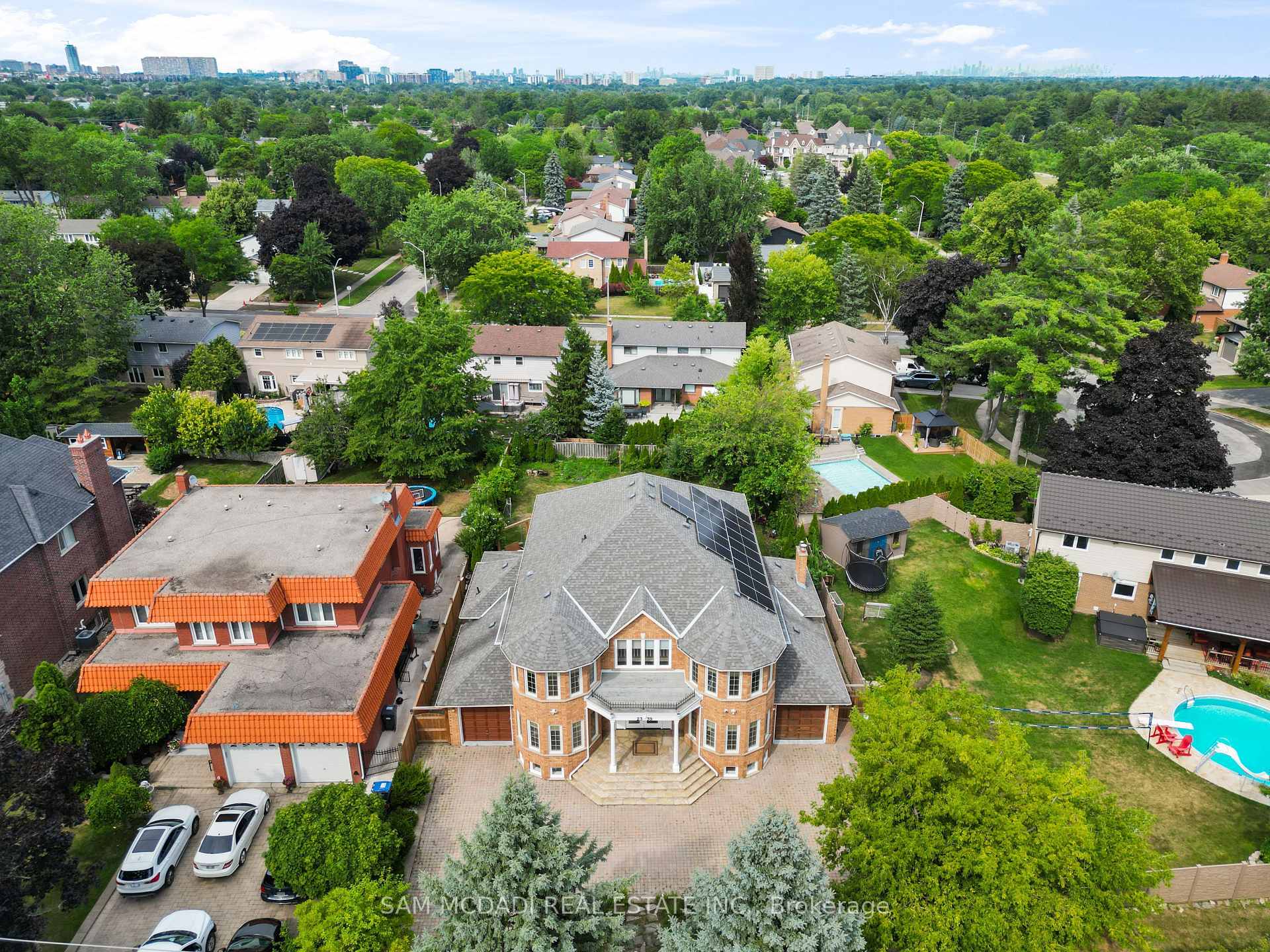 2339 Glengarry Road