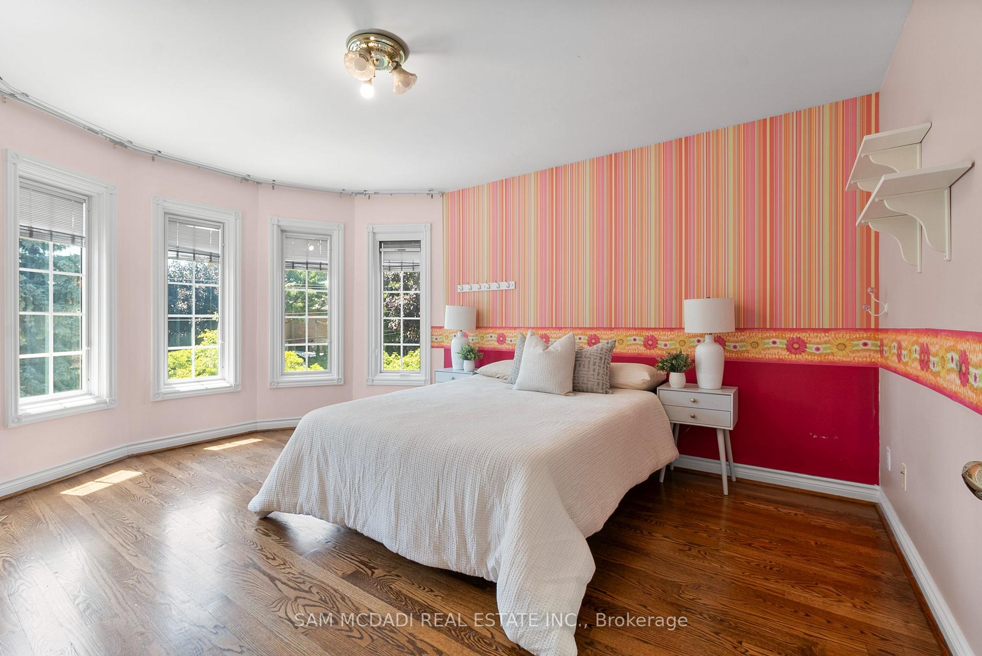 2339 Glengarry Road